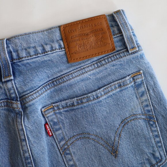 LEVIS WEDGIE STRAIGHT Size 25 Jeans Light Wash - Picture 7 of 12